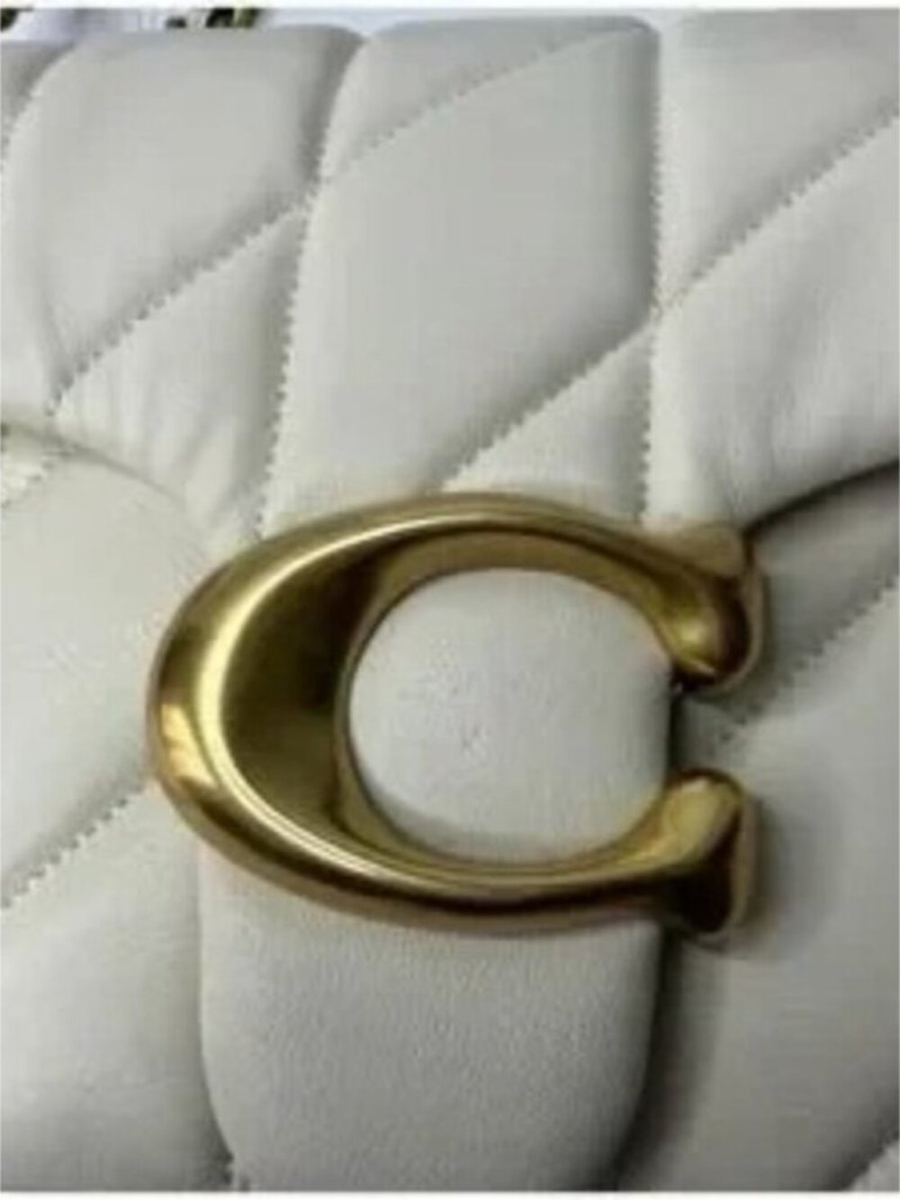 Coach Tabby Shoulder Bag 26 With Pillow Quilting Brass/Chaulk New with minor - Picture 2 of 8